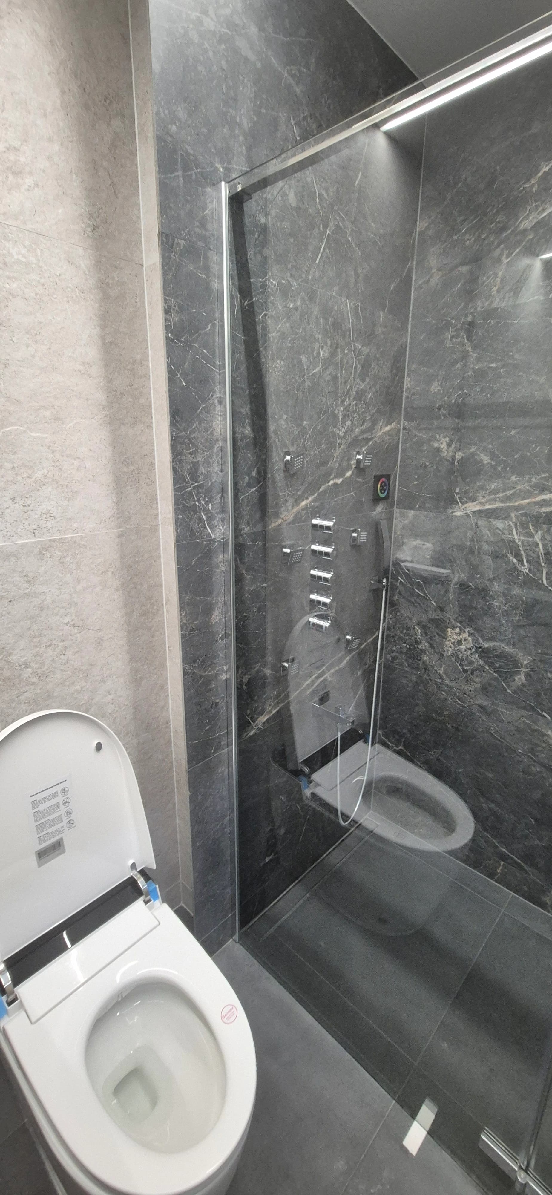 Modernaus buto po statybų valymas